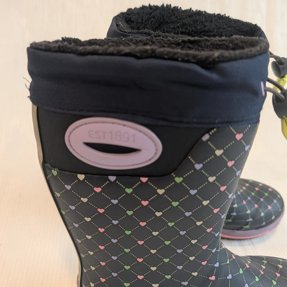 WESTERN CHIEF Girls Black Heart Print Insulated Warm Winter Snow Boots Size 13/1